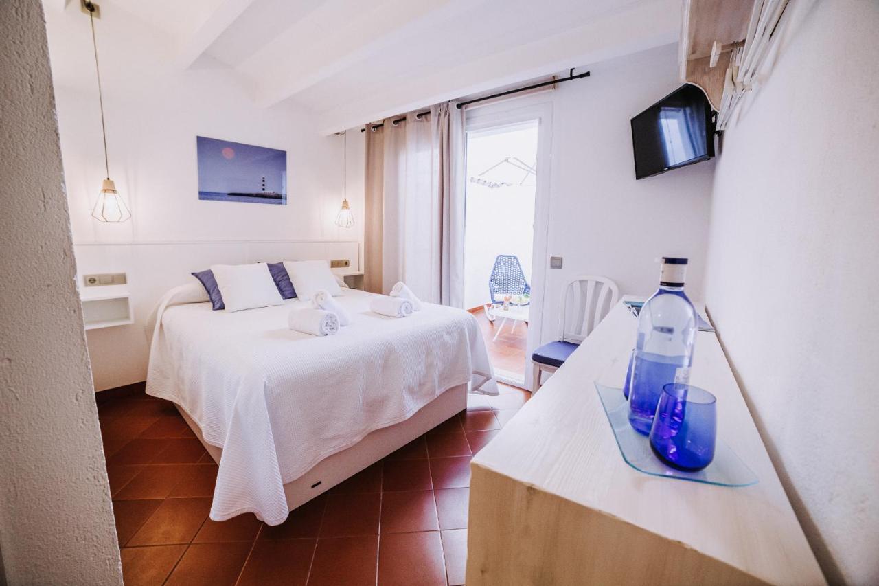 Petit Hotel 5 Fars (Adults Only) Ситадела Екстериор снимка